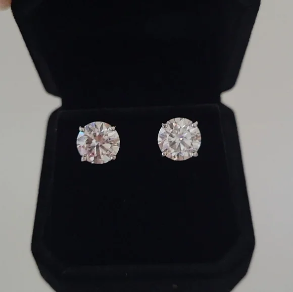 Elegant 6ct Certified Moissanite Silver Stud Earrings - Picture 3 of 8